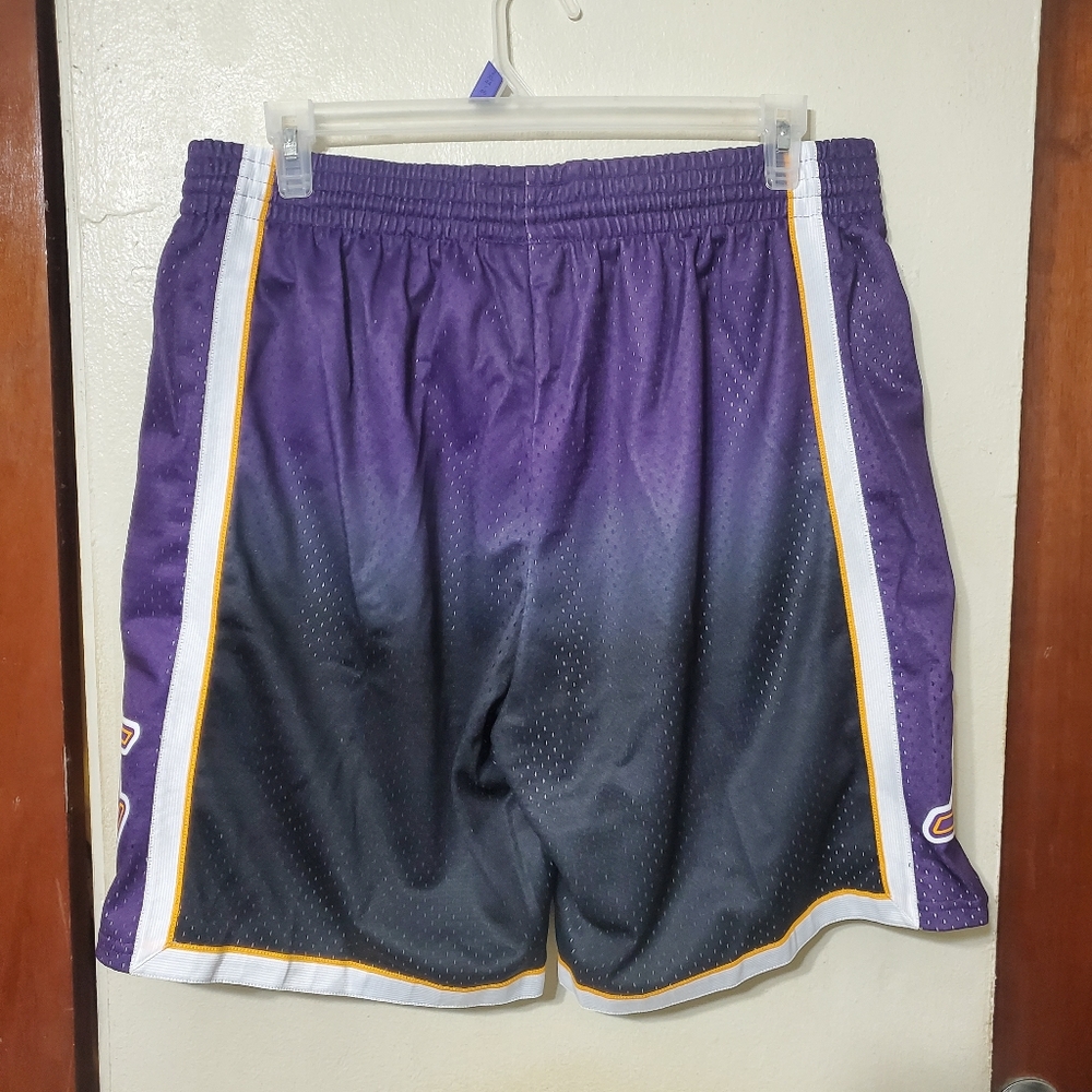 Mitchell & Ness LA Lakers Basketball Shorts - Picture 6 of 16